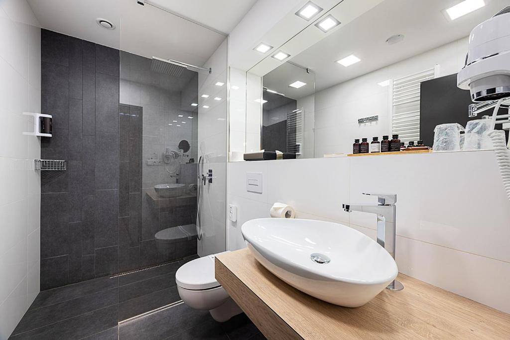 Hotel Restart Superior Jičín Exteriör bild