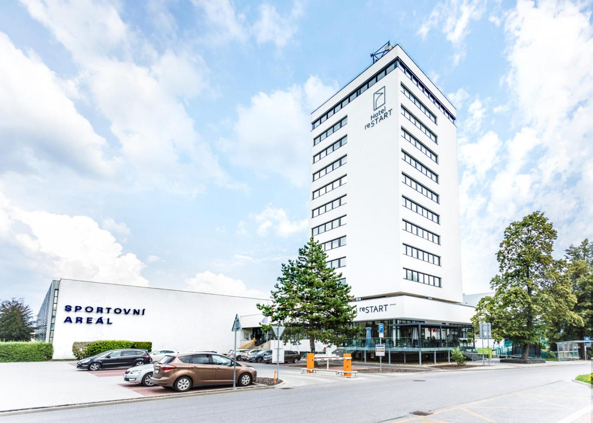 Hotel Restart Superior Jičín Exteriör bild